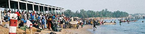 La plage de pche de Mbour